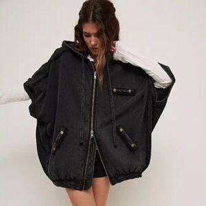 FREE PEOPLE WE THE FREE WHAT'S NEXT
PONCHO VEST JACKET HOODIE